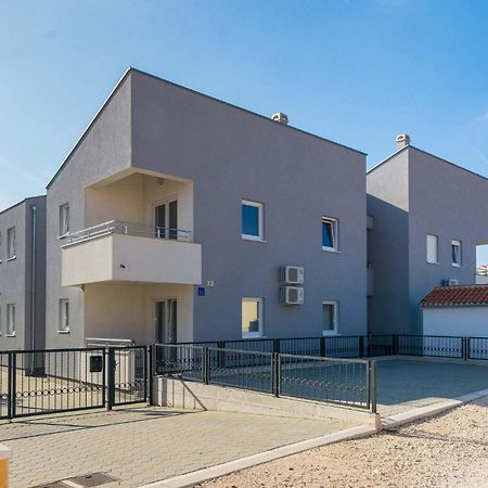 Nice Apartment In Vrsi-Mulo With Wifi Exterior photo