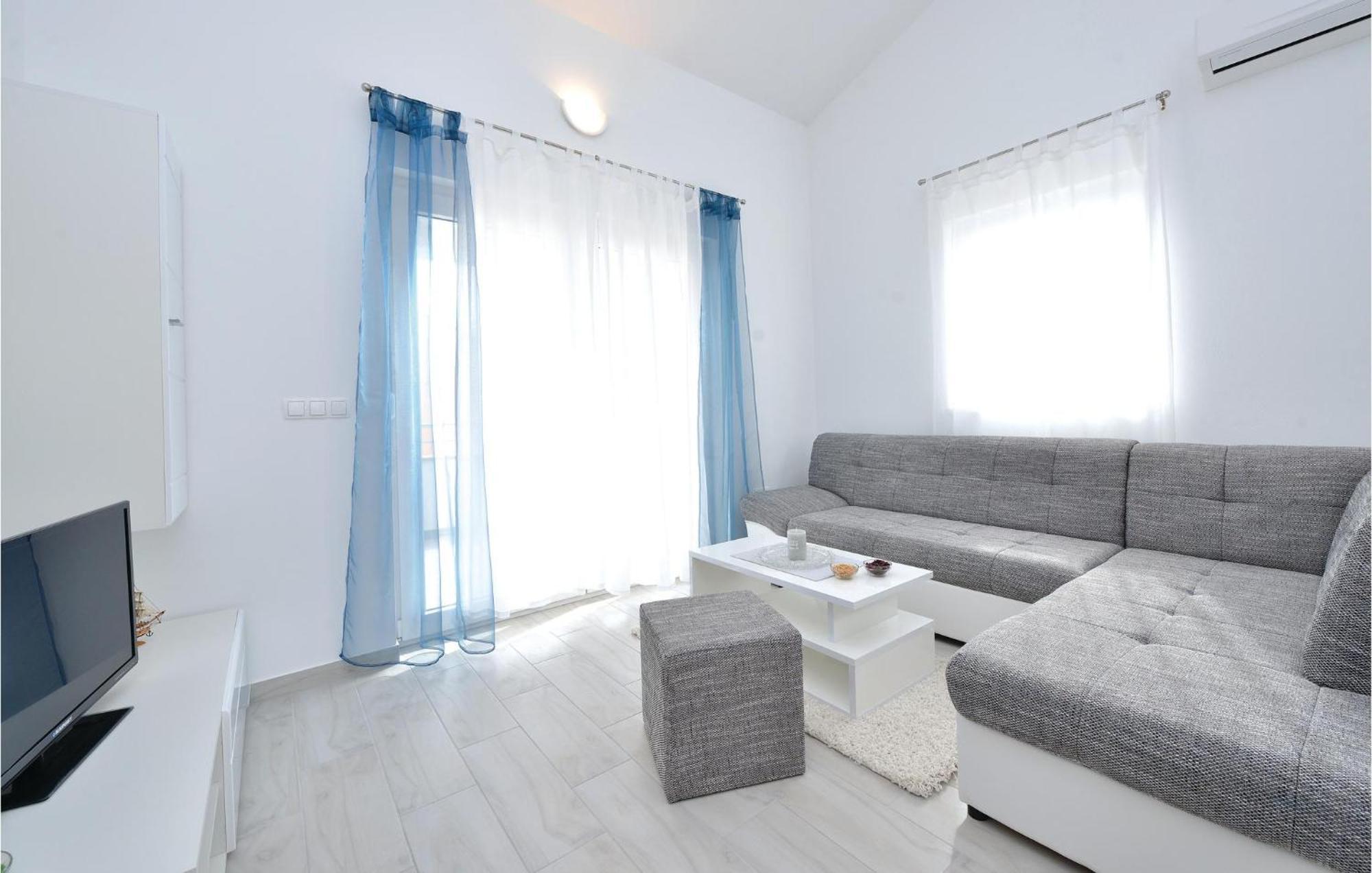 Nice Apartment In Vrsi-Mulo With Wifi Exterior photo