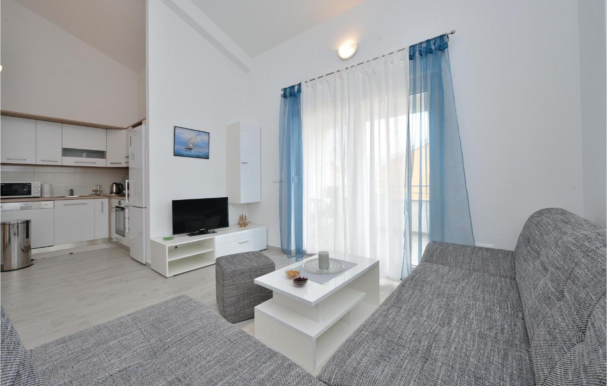 Nice Apartment In Vrsi-Mulo With Wifi Exterior photo